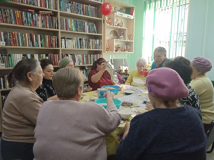 Волонтеры собирают кваши в Сещинской библиотеке